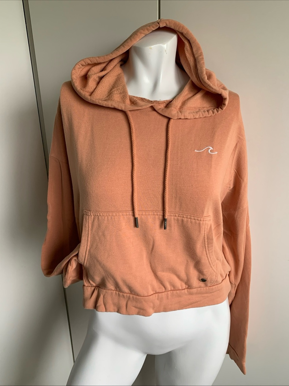 Roxy size small peach cropped long sleeve hoodie sweatshirt